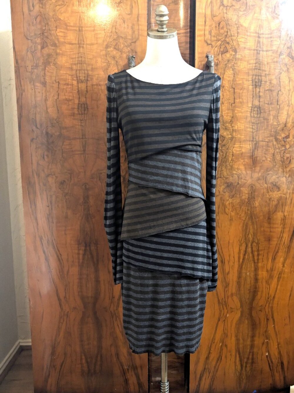 Joseph Ribkoff Striped Bodycon Dress Size 8 Tiered Layered Asymmetrical Knit
